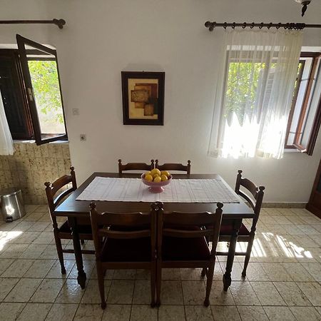 Apartman Mladenka Supetar Kültér fotó