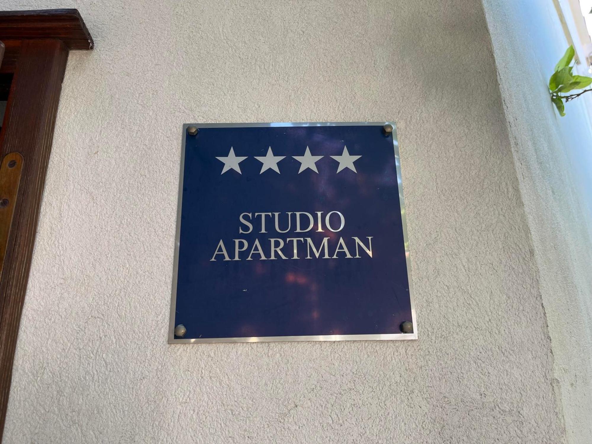 Apartman Mladenka Supetar Kültér fotó
