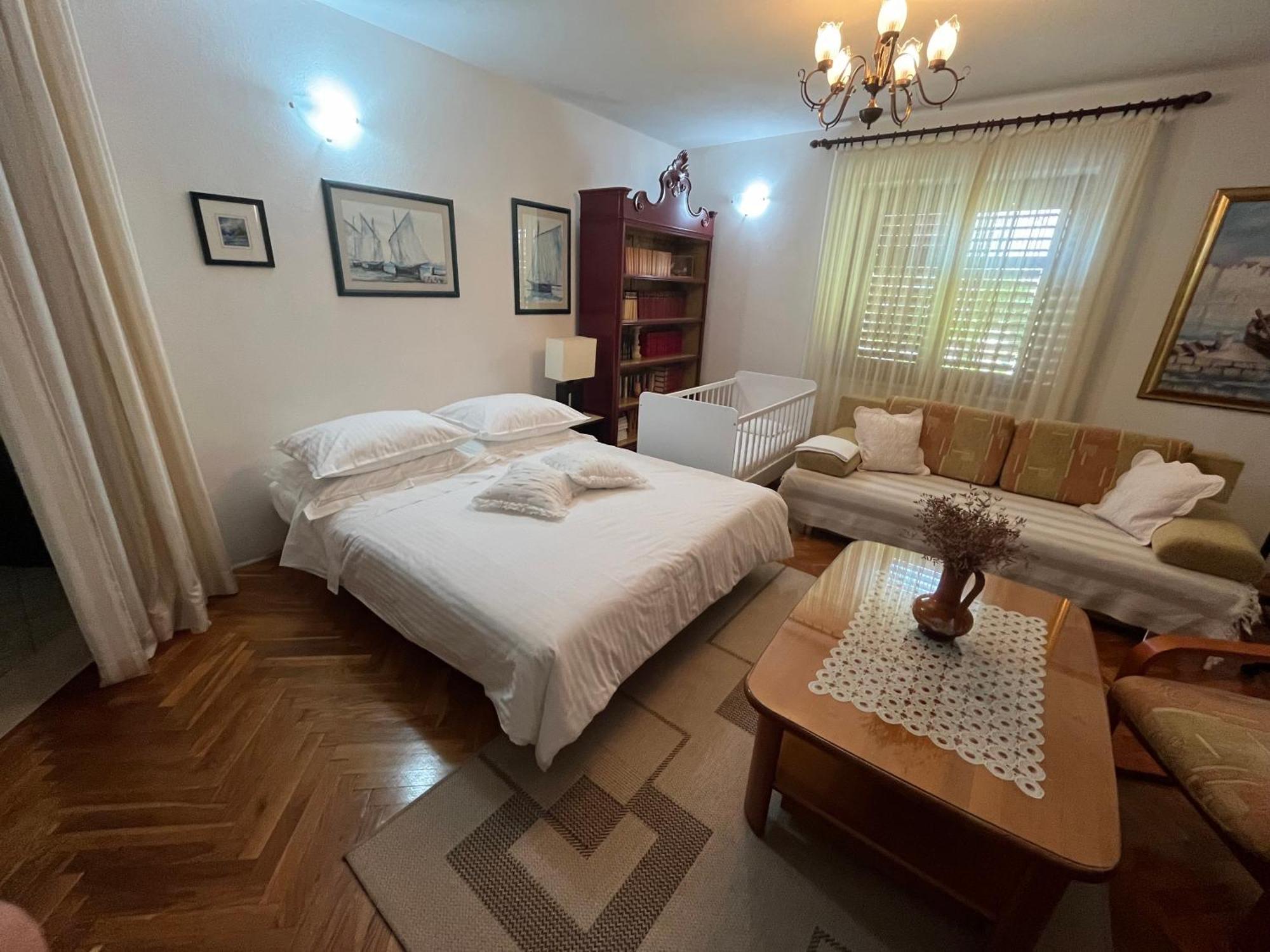 Apartman Mladenka Supetar Kültér fotó