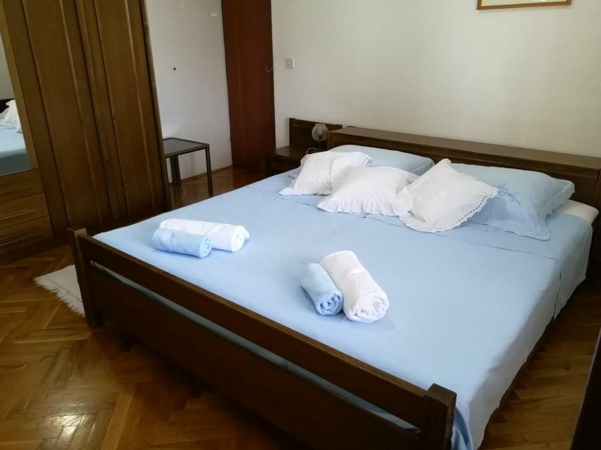 Apartman Mladenka Supetar Kültér fotó