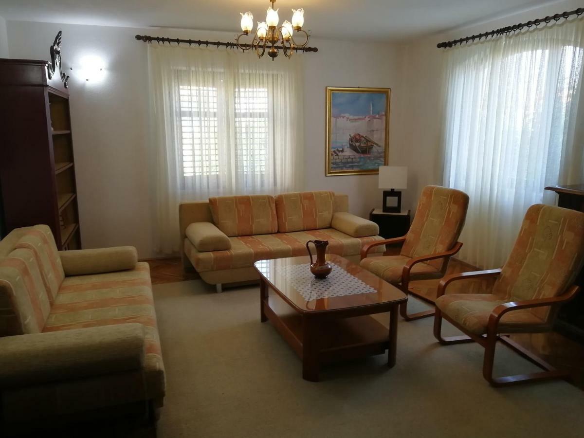 Apartman Mladenka Supetar Kültér fotó
