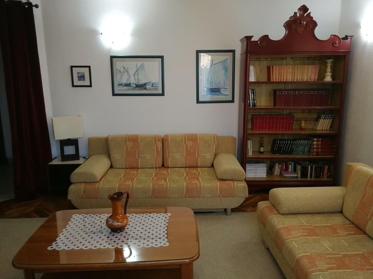 Apartman Mladenka Supetar Kültér fotó