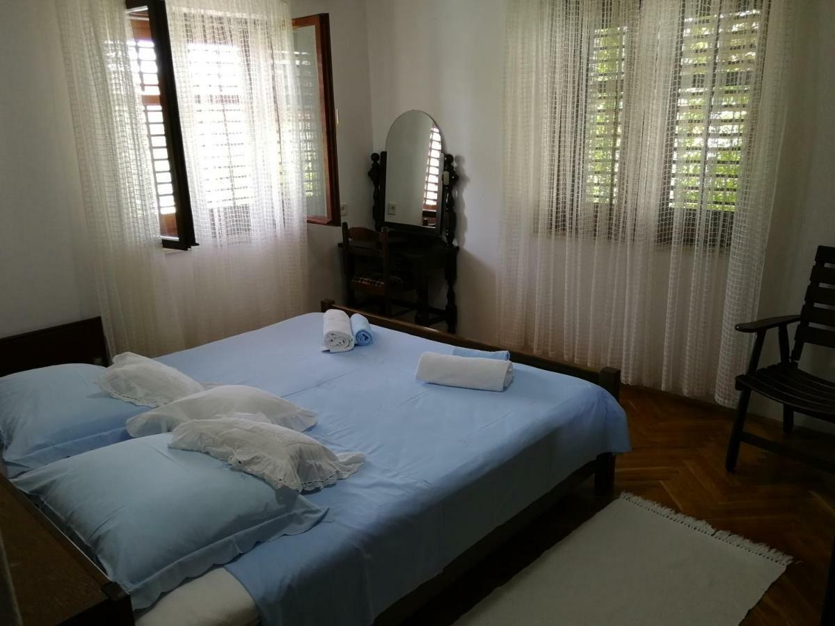 Apartman Mladenka Supetar Kültér fotó