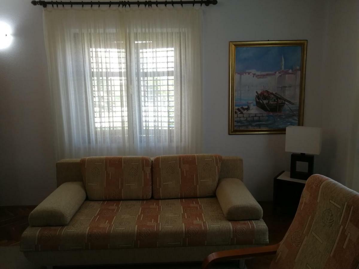 Apartman Mladenka Supetar Kültér fotó