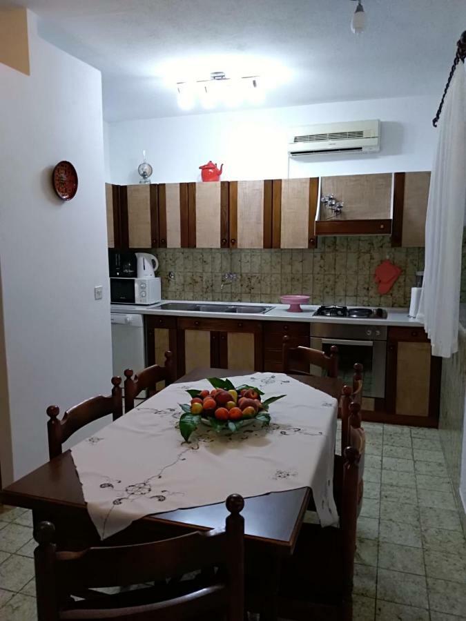 Apartman Mladenka Supetar Kültér fotó